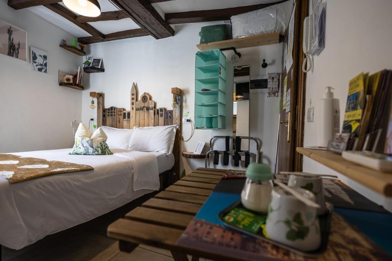 La Pomposa Del Teatro Hotel Modena Kültér fotó